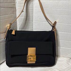 Ashneil neoprene/leather trim shoulder bag. EUC